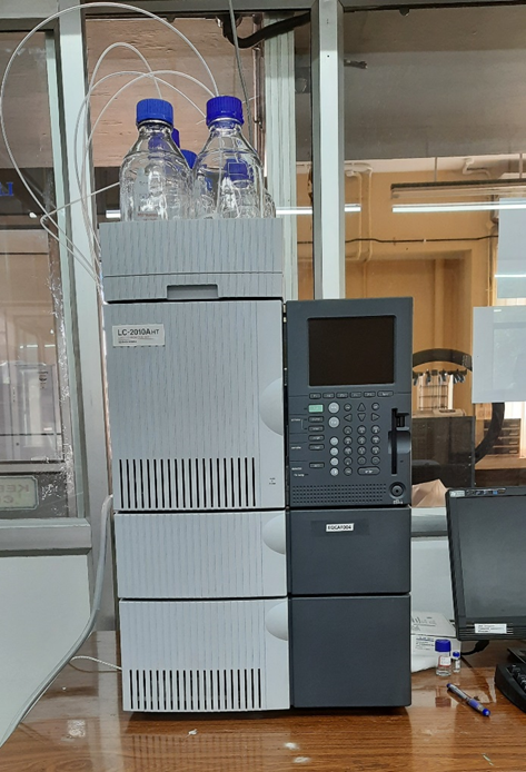 High-Performance Liquid Chromatograph with autosampler 